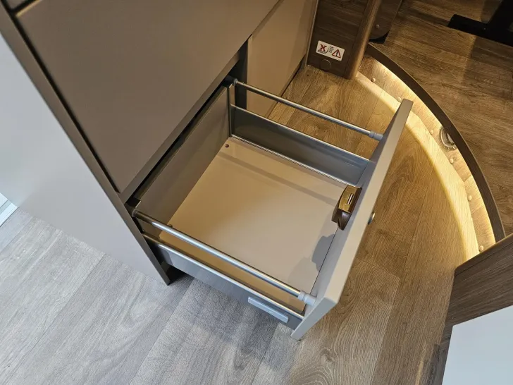 Fahrzeugbild Carado pro CV 541 Automatik/Markise/2-Sitzer/Schlafdach #45