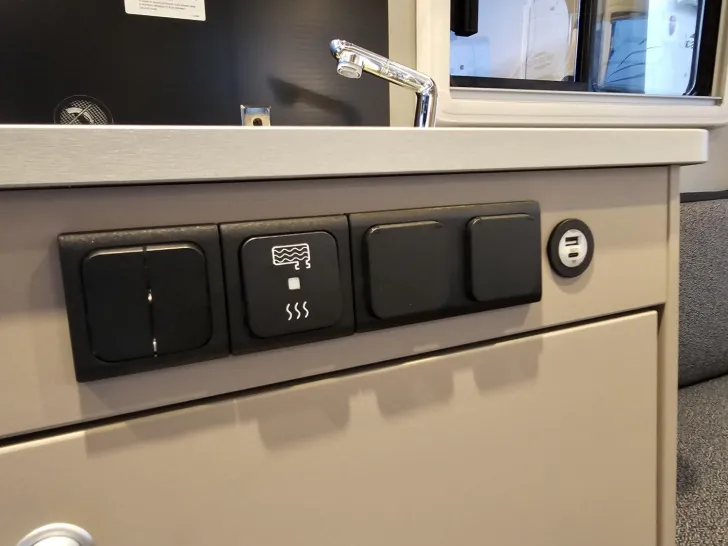 Fahrzeugbild Carado pro CV 541 Automatik/Markise/2-Sitzer/Schlafdach #46