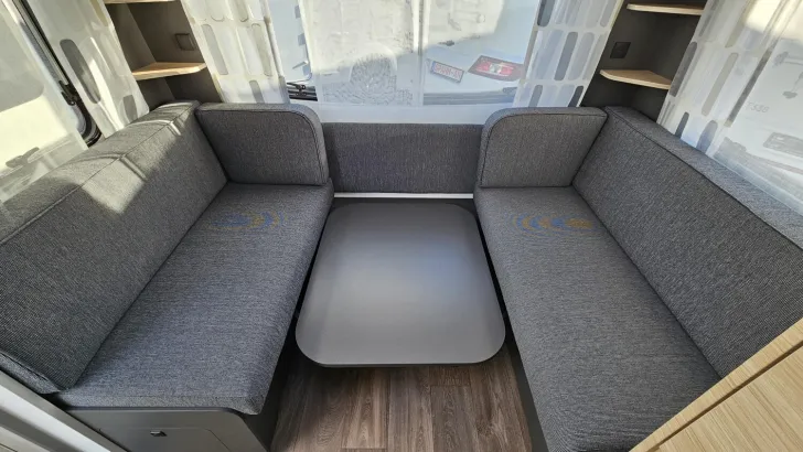 Fahrzeugbild Fendt Apero 465 TG / Einzelbetten, Auflastung #22