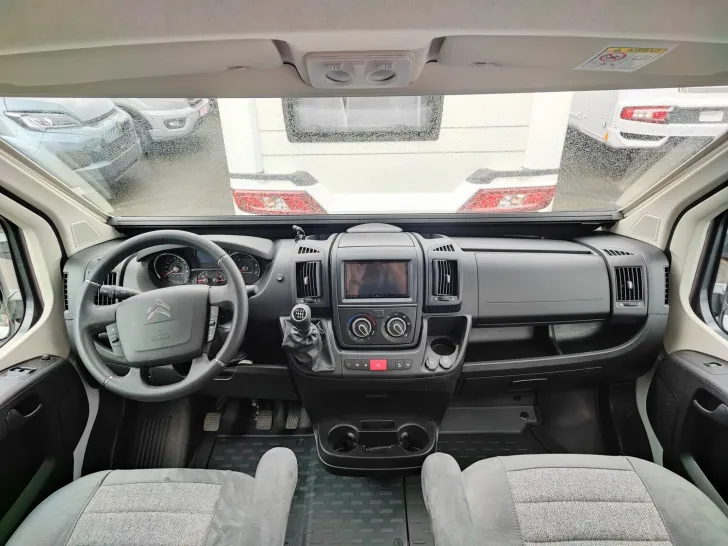 Fahrzeugbild Pössl 2Win Vario 600 5.Sitzplätze/Navi/RFK/AHK/Hubbett #8