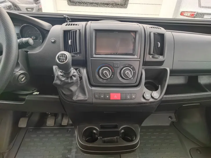 Fahrzeugbild Pössl 2Win Vario 600 5.Sitzplätze/Navi/RFK/AHK/Hubbett #9