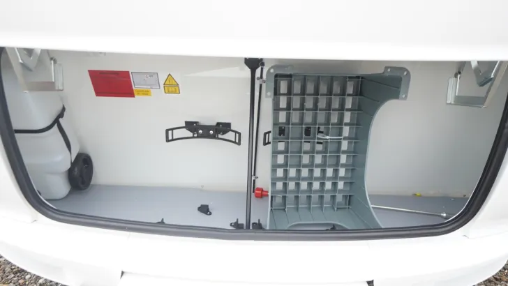 Fahrzeugbild Hobby De Luxe 460 SL / Einzelbetten, Auflastung #11