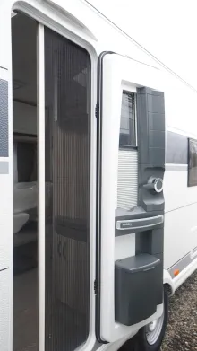 Fahrzeugbild Hobby De Luxe 460 SL / Einzelbetten, Auflastung #14