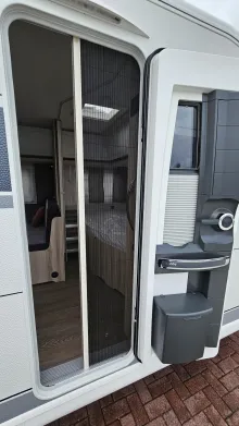 Fahrzeugbild Hobby De Luxe 545 KMF / 3er Kinderbett #11