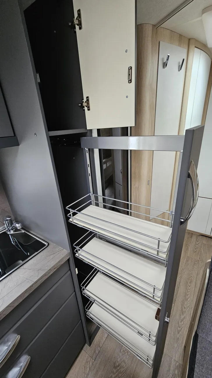 Fahrzeugbild Hobby De Luxe 545 KMF / 3er Kinderbett #23