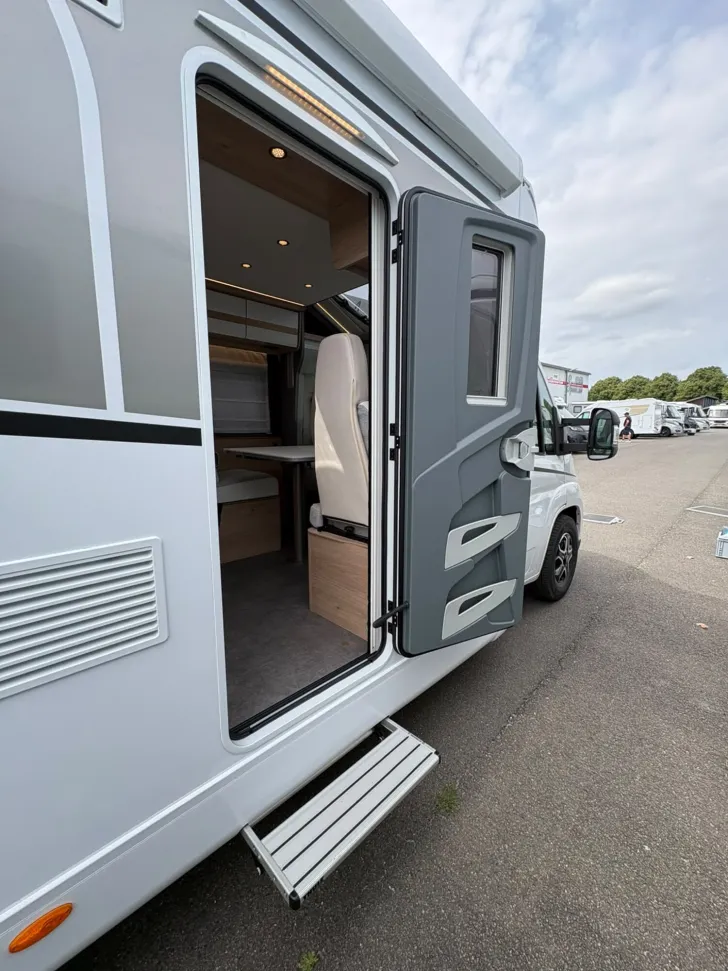 Fahrzeugbild Dethleffs Just Camp T 7052 EBL /Automatik/Hubbett/Markise #14