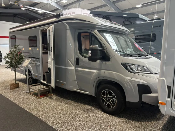 Fahrzeugbild LMC Cruiser 740 EL /LEDERAUSSTATTUNG RÜHL #1