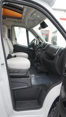 Fahrzeugbild LMC Cruiser 740 EL /LEDERAUSSTATTUNG RÜHL #16