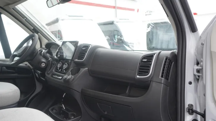 Fahrzeugbild LMC Cruiser 740 EL /LEDERAUSSTATTUNG RÜHL #17