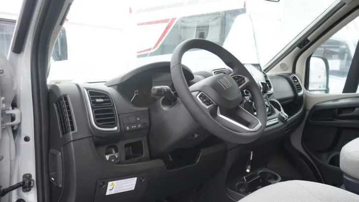 Fahrzeugbild LMC Cruiser 740 EL /LEDERAUSSTATTUNG RÜHL #19