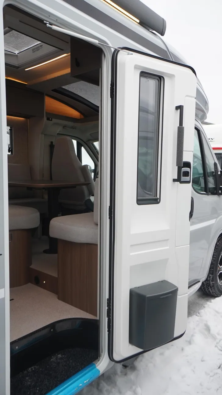 Fahrzeugbild LMC Cruiser 740 EL /LEDERAUSSTATTUNG RÜHL #24