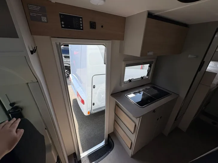 Fahrzeugbild LMC Tracer V 670 /Tracer+Chassis-Pkt/Schlafdach #31