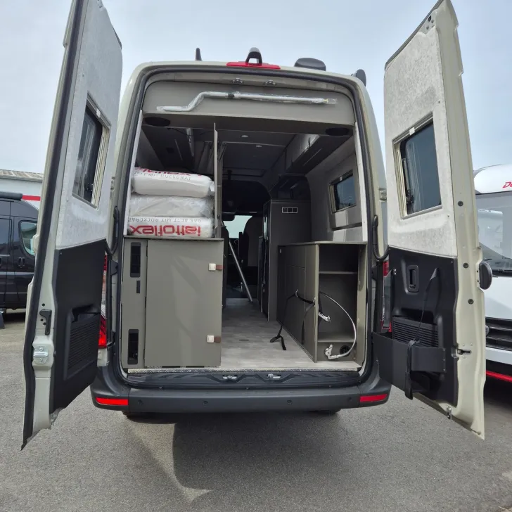Fahrzeugbild Hymer Grand Canyon S 700 /Schlafdach #4