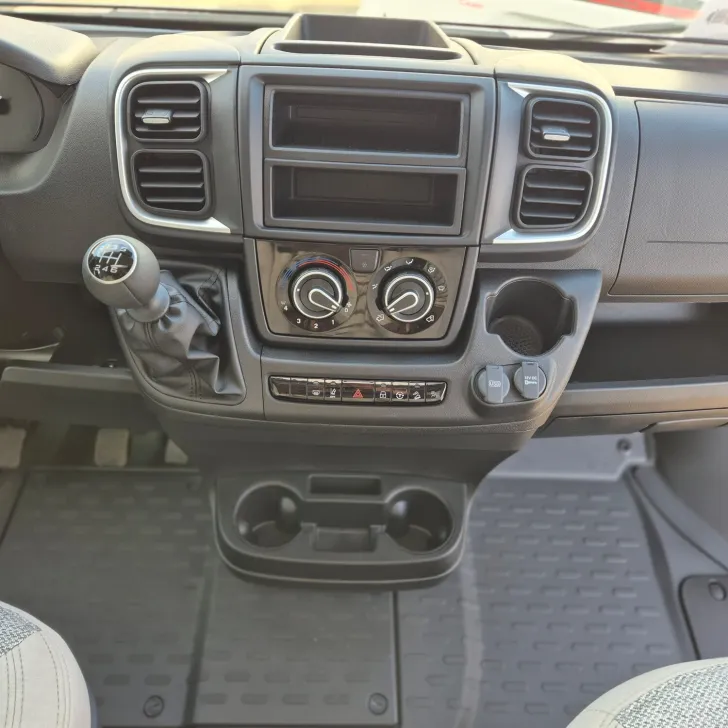 Fahrzeugbild Carado T 447 /Hubbett #10