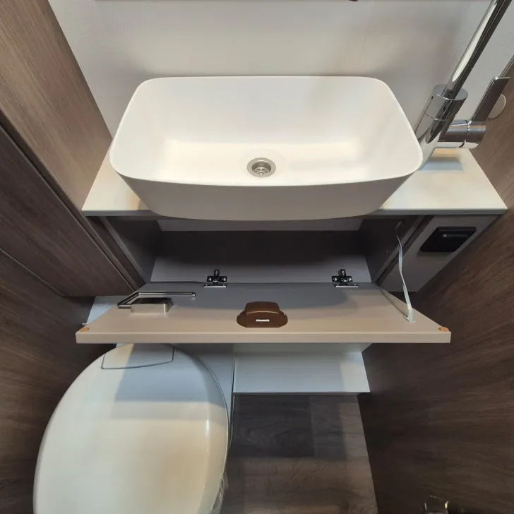 Fahrzeugbild Carado T 447 /Hubbett #13