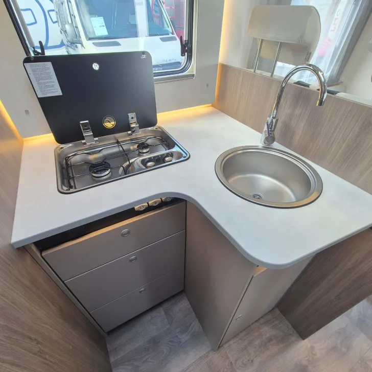 Fahrzeugbild Carado T 447 /Hubbett #15