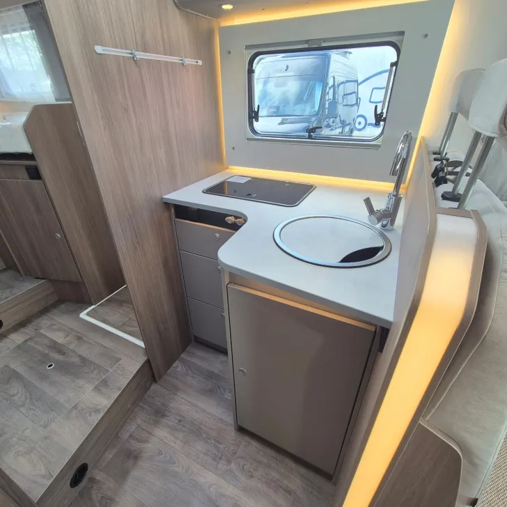 Fahrzeugbild Carado T 447 /Hubbett #16