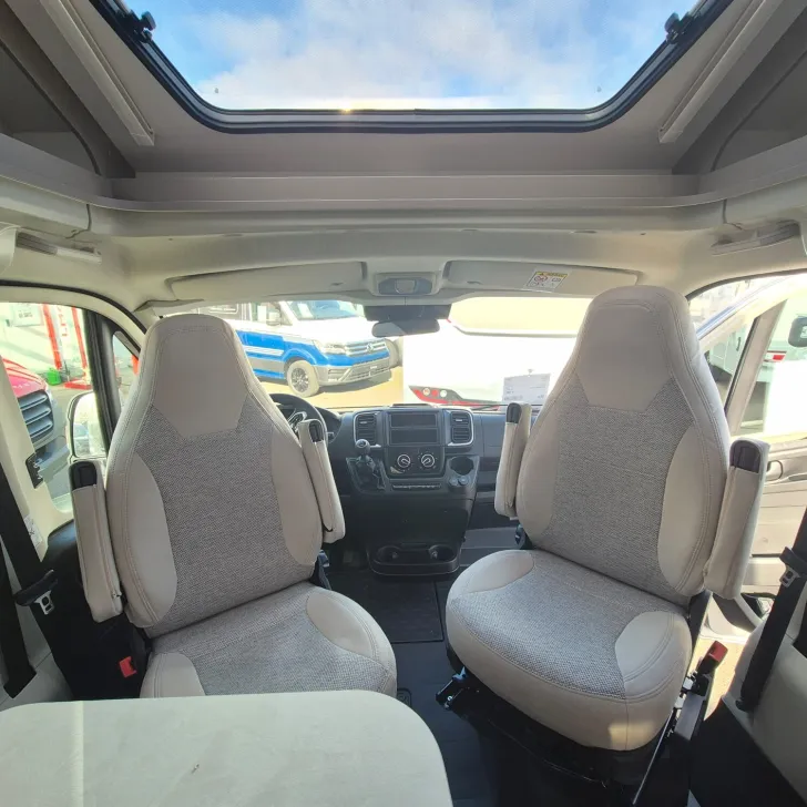 Fahrzeugbild Carado T 447 /Hubbett #17