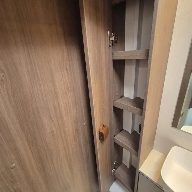 Fahrzeugbild Carado T 447 /Hubbett #26
