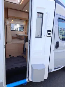 Fahrzeugbild LMC Cruiser 70 V 643 G #11