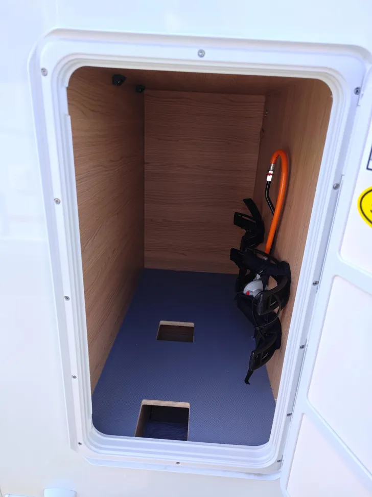 Fahrzeugbild LMC Cruiser 70 V 643 G #13