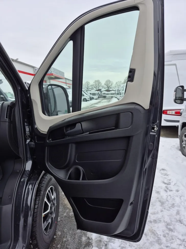 Fahrzeugbild LMC Innovan 640 /Schlafdach #15