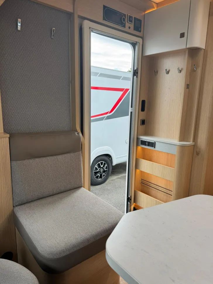 Fahrzeugbild Hymer B-Klasse MC I WhiteLine 600 AHK/GFK-Dach//SAT #18