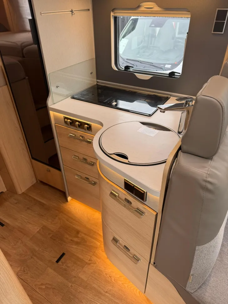 Fahrzeugbild Hymer B-Klasse MC I WhiteLine 600 AHK/GFK-Dach//SAT #19