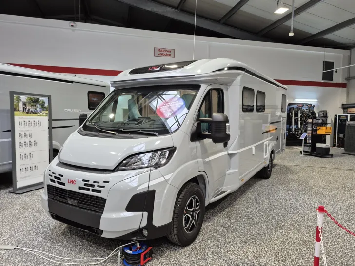 Fahrzeugbild LMC Cruiser 750 EF /LEDERAUSSTATTUNG RÜHL #3