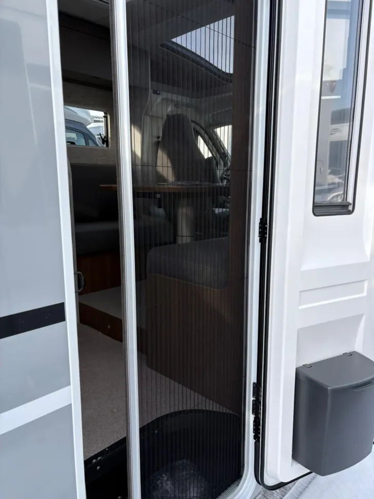 Fahrzeugbild LMC Cruiser 750 EF /LEDERAUSSTATTUNG RÜHL #8