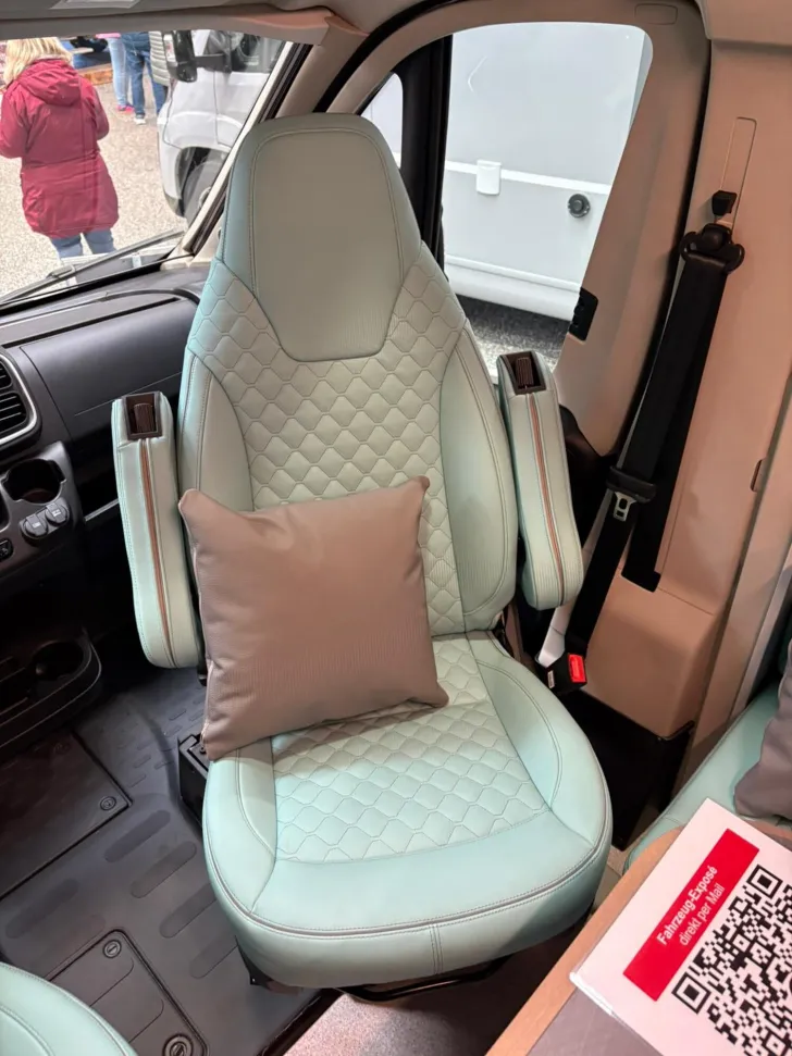 Fahrzeugbild LMC Cruiser 750 EF /LEDERAUSSTATTUNG RÜHL #12