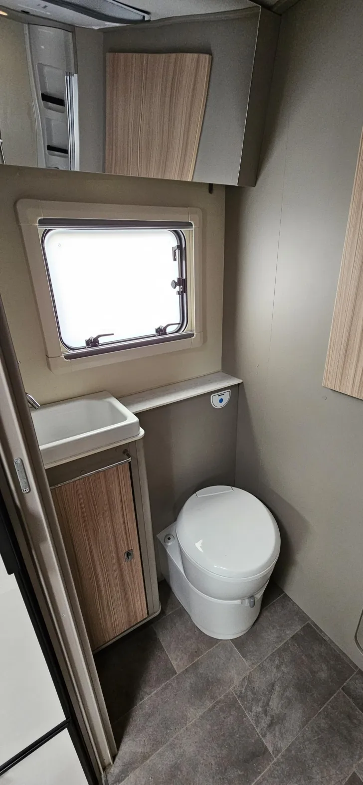 Fahrzeugbild Ahorn Camp Camp T 640 Kompaktes Wohnmobil #24