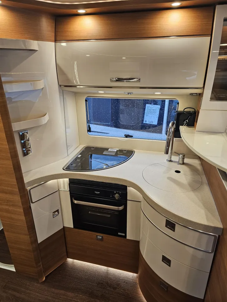 Fahrzeugbild Carthago chic c-line I 6.2 XL QB Silverline /Hubbett/ALDE #20