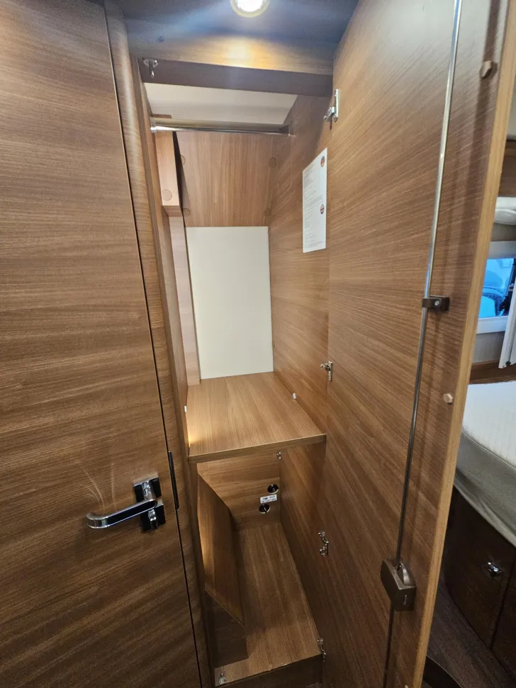 Fahrzeugbild Carthago chic c-line I 6.2 XL QB Silverline /Hubbett/ALDE #42