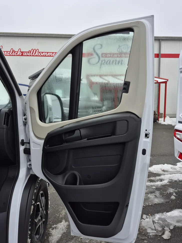 Fahrzeugbild Pössl Roadcruiser Revolution Citroen 180 PS /Elektropaket #12