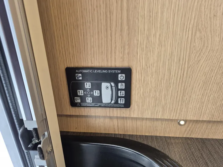 Fahrzeugbild Hymer B-Klasse SL 704 Hubstützen/Lithium/Dachklima #17
