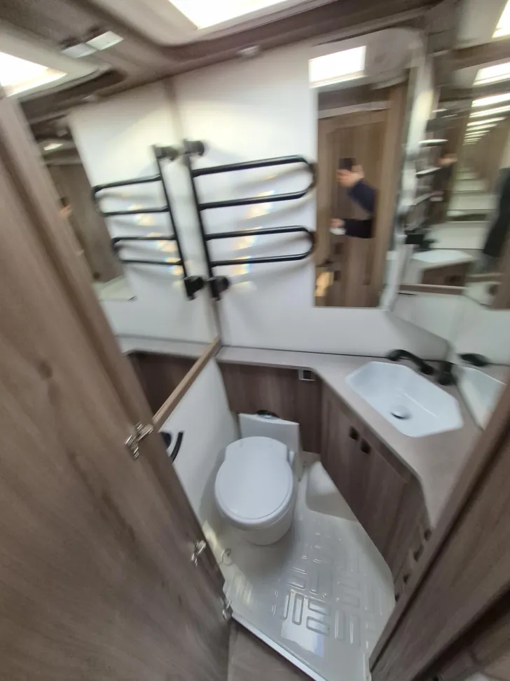 Fahrzeugbild Kabe Royal 630 GLE KS #37