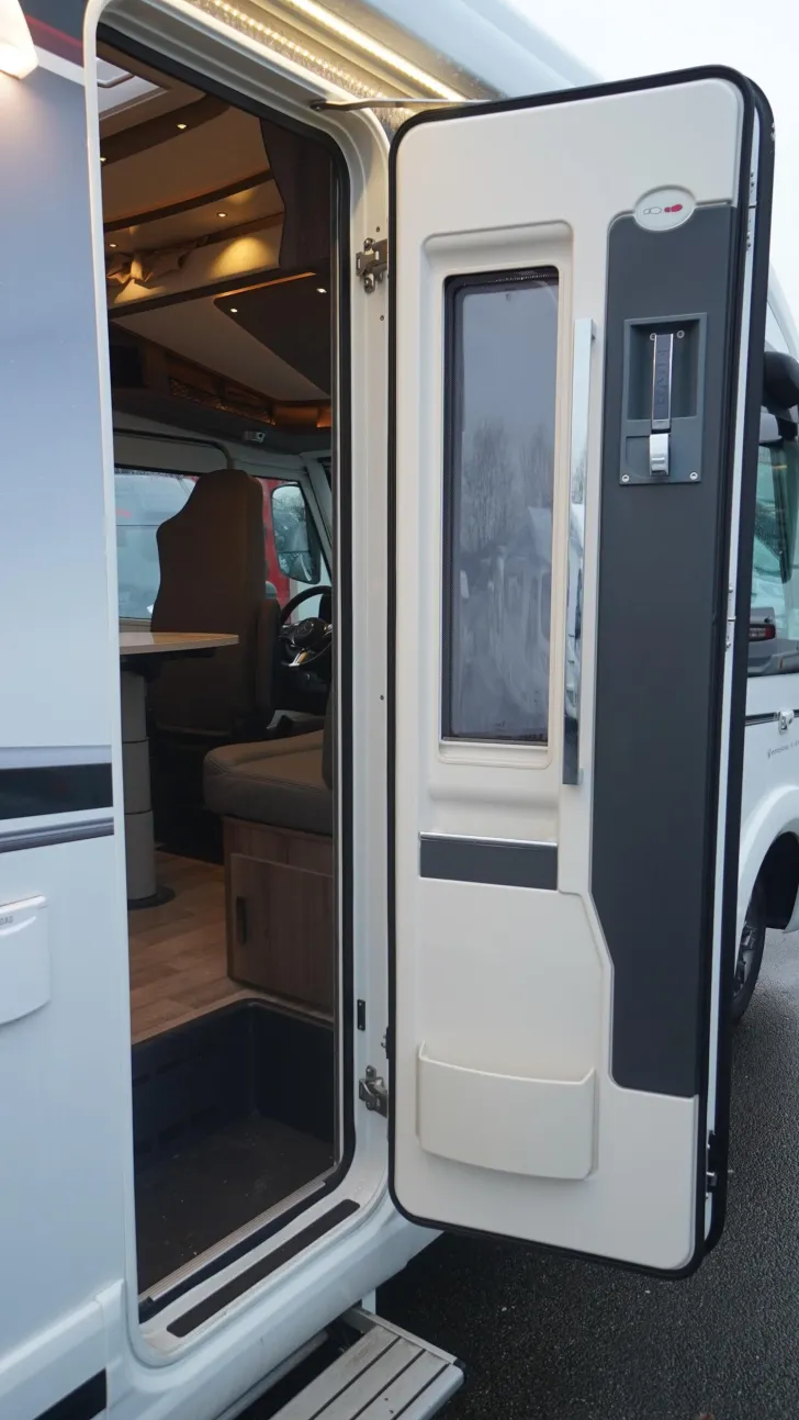 Fahrzeugbild Kabe Travel Master Imperial R i810 LGB /5.500 kg #19