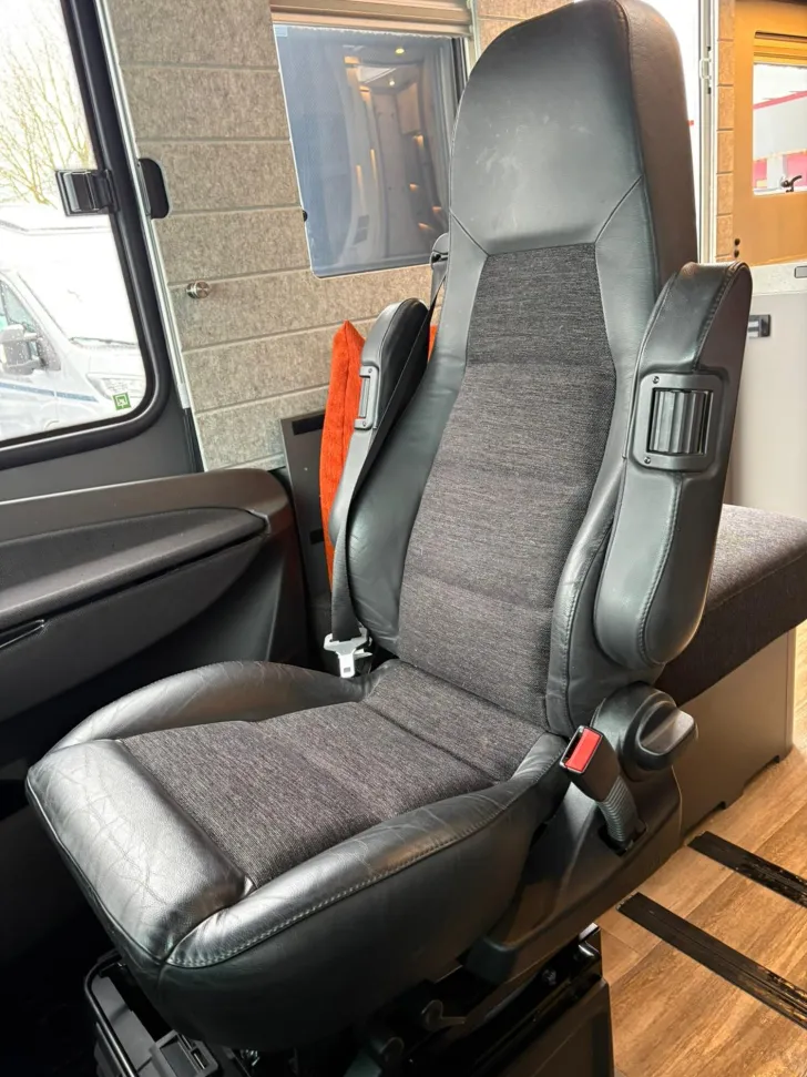 Fahrzeugbild Niesmann + Bischoff iSmove 6.9 E #15