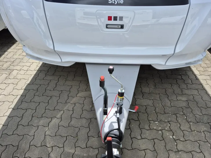 Fahrzeugbild LMC Style 582 K /2.000 kg/Style Paket #4