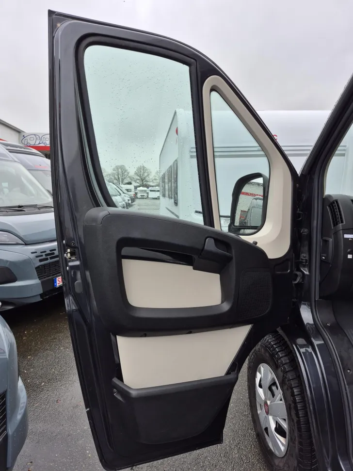 Fahrzeugbild Hymer Van 374 Solar/Markise/Längsbetten/1. Hand #8