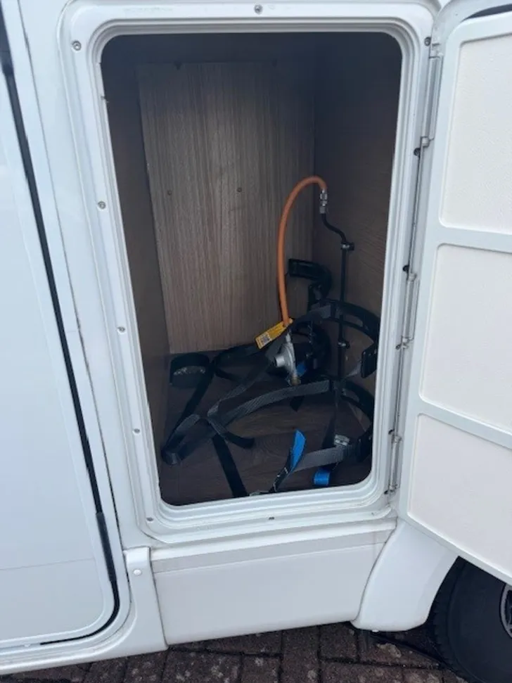 Fahrzeugbild Carado V 337 Solar + Lithium #7