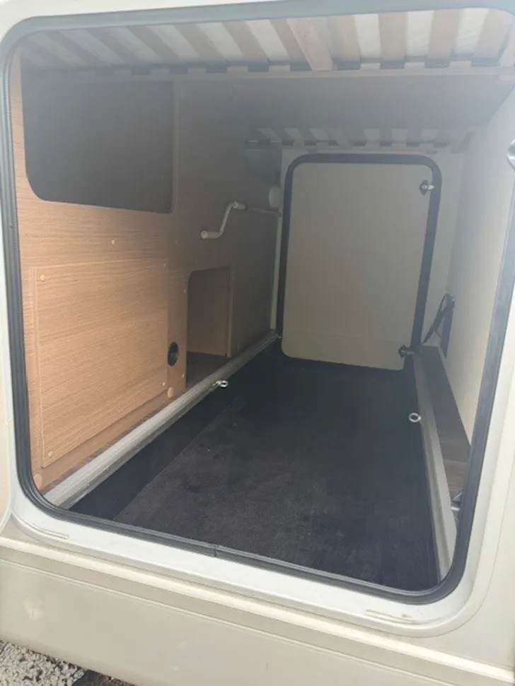 Fahrzeugbild Carado V 337 Solar + Lithium #9