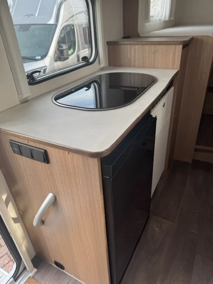 Fahrzeugbild Carado V 337 Solar + Lithium #14