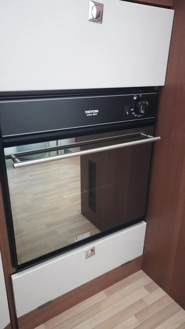 Fahrzeugbild LMC Breezer Camperline H 577 / Markise, 3.500 kg #18