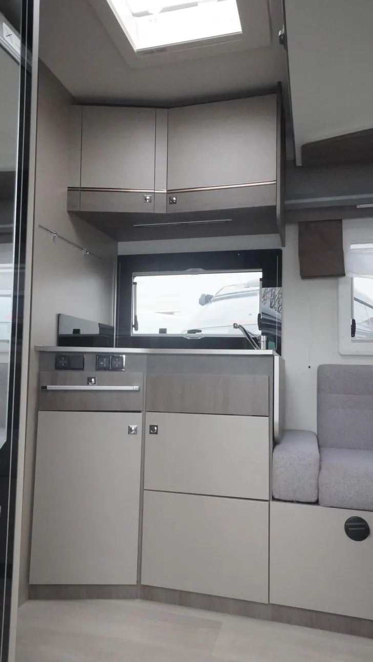 Fahrzeugbild Chausson Titanium 720 /Alarmanlage/Markise/SAT-TV #40