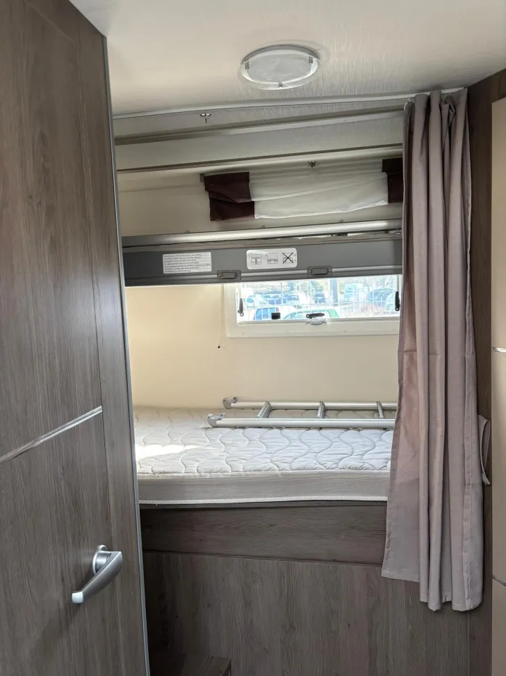 Fahrzeugbild Chausson Titanium 720 /Alarmanlage/Markise/SAT-TV #72