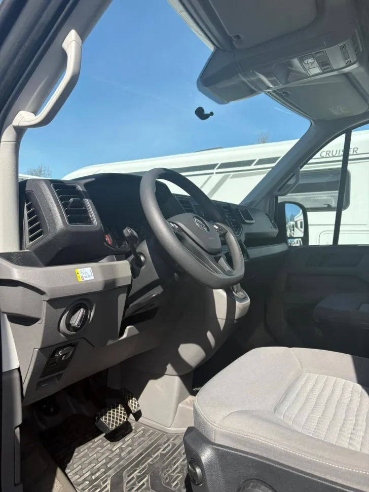 Fahrzeugbild VW Grand California 600 /Luftfederung/Hochbett/AHK #8