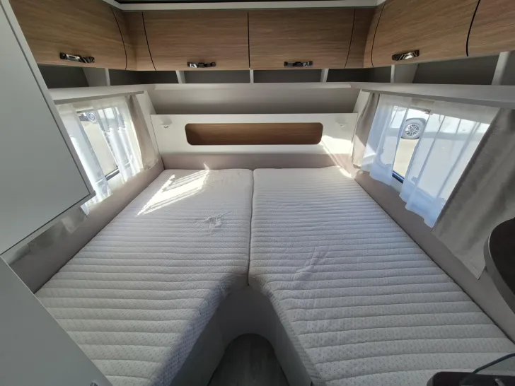 Fahrzeugbild Hymer Eriba Eriba Nova 480 Trend /2.000 Kg/SAT/Alu/Mover #25