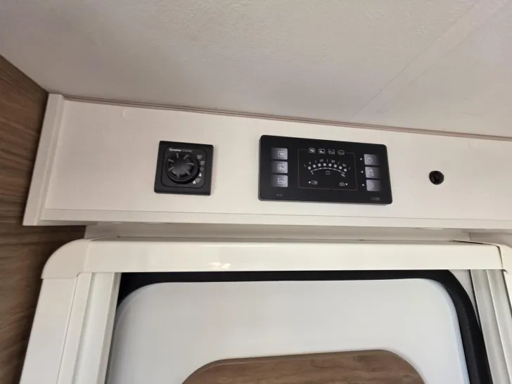 Fahrzeugbild Corigon T Slim 70 S /Markise/Solar/Chassis Paket #26